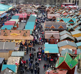 Der Weihnachtsmarkt Erfurt aus der Höhe gesehen