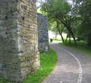 Entlang der westlichen Wallanlage zum Jakobitor