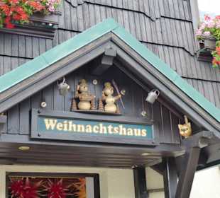 Wh03- Weihnachtshaus außen