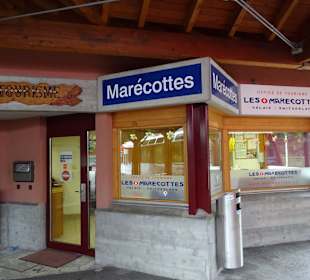 Ein Bahnhof auf der Strecke