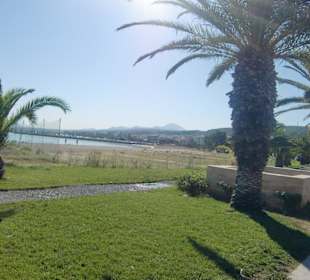 Erste kleine Sandbucht