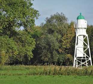 Leuchttürme auf der Wiese - typisch Harriersand