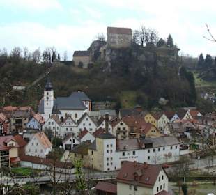 Ortsansicht mit Burg