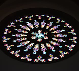 Fensterglas in der Kuppelkirche von Arucas