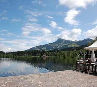 Blick auf Schwarzsee und Berge