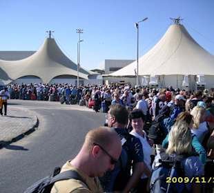 Schlange Flughafen Hurghada