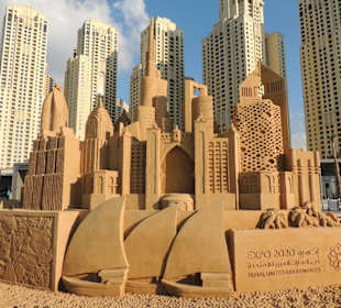 Sandskulpturen am Dubai Marina Beach