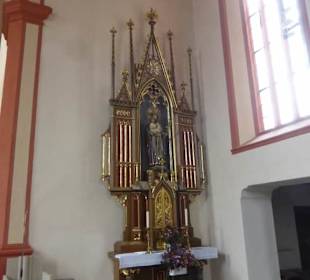 Rechter Seitenaltar von St. Johannes der Täufer