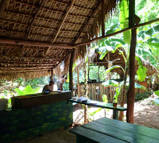 Grill- und Speiseplatz