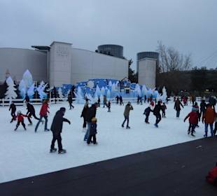 Eisfläche in der Autostadt
