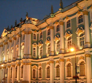 Winterpalast St. Petersburg abends