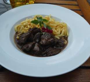 Zum Mittagessen im Höfle vom Madenhäusle