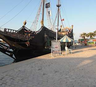 Eines der Piratenschiffe