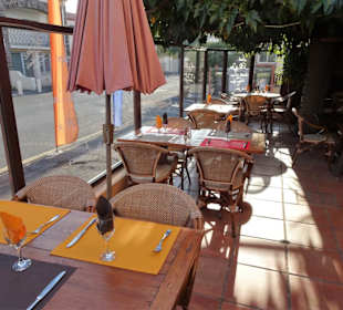 Blick auf die Plätze des Restaurantbereiches