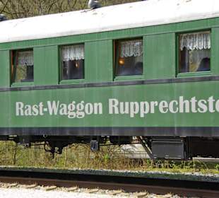 Rastwaggon im Frühling 2010