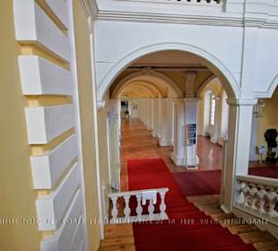 Auf dem Treppenaufgang im Schloss Rundale.