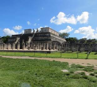 Spaziergang auf dem Ruinengelände