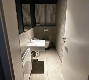 Toilette im Fitnessraum THE WELLEM part oft he Unbound Collection by Hyatt