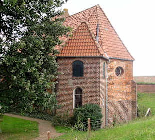 Außenansicht der St.-Marien-Kirche in Warfleth