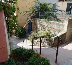 N den Gassen der Altstadt von Collioure