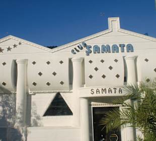 Außenansicht Samata Bar