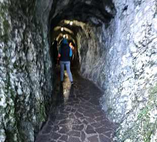 Eingang in die oberere Höhle