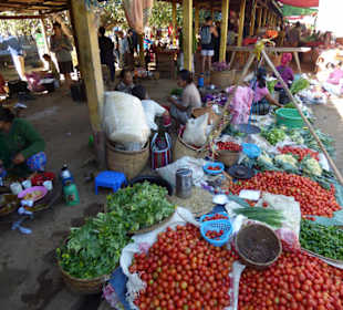 Der Markt befindet sich nun auf befestigtem Land