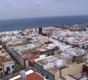 Blick von Kathedrale Santa Ana aufs Meer