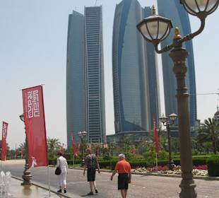 Auf dem Weg zur Marina Mall