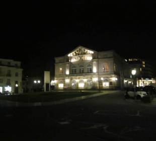 Theater bei Nacht