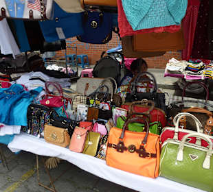 Samstag ist die ganze Stadt ein großer Markt