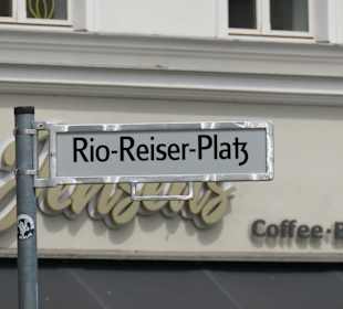 Café Jenseits am Rio-Reiser-Platz in Kreuzberg