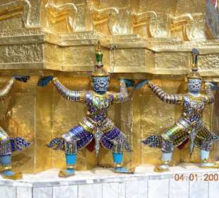 Wat Phra Khaeo Goldene Chedis