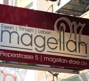Das Firmenschild des Magellan-Store