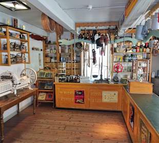 Blick in einen alten Kolonialwarenladen