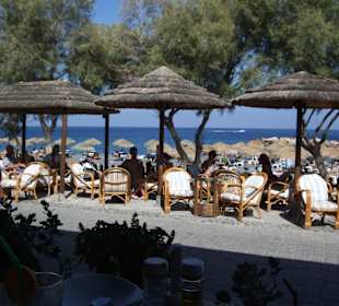 Kamaris Promenade und Meer