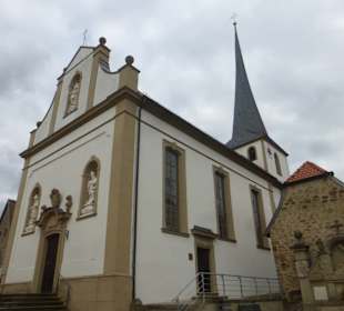 Die Kirche St. Andreas in Schnackenwerth