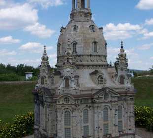 Wir wandern von einem Ort zum Anderen in 2 Stunden