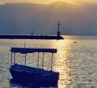 Nafplio,ein Teil der Hafenpromenade am Abend