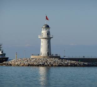Leuchtturm am frühen Morgen