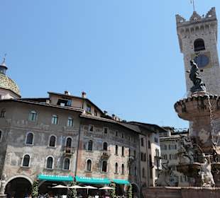 Beim Domplatz von Trient (Piazza del Duomo)