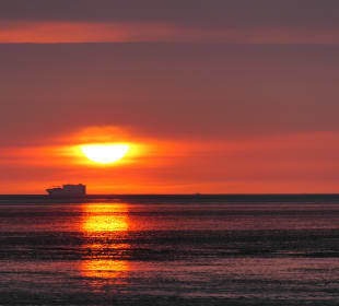 Sonnenuntergang über dem Wattenmeer