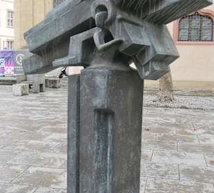 Jesus mit dem Kreuz auf den Weg nach Golgatha