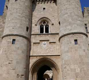 Die Türme neben dem Eingangstor
