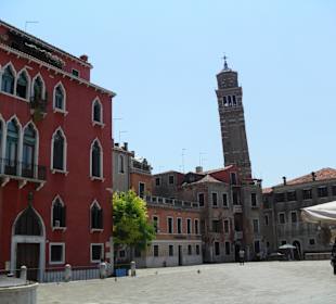 Der "schiefe" Turm von Venedig
