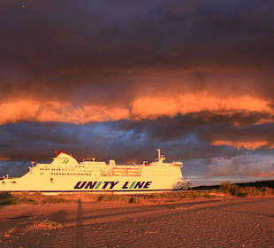 Prom wpływający do Świnoujścia przy Stawa Młyny