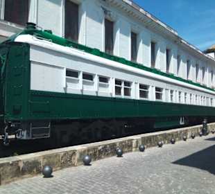 Fidels Waggon, steht Nähe Kreuzfahrtterminal