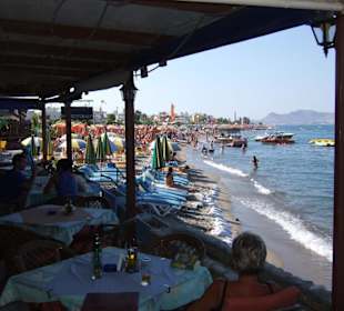 Blick auf den Strand von Kos City