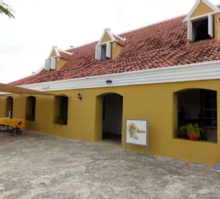 Vorplatz des Museums