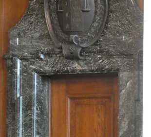 Im Saal 600 (Ort der Nürnberger Prozesse)